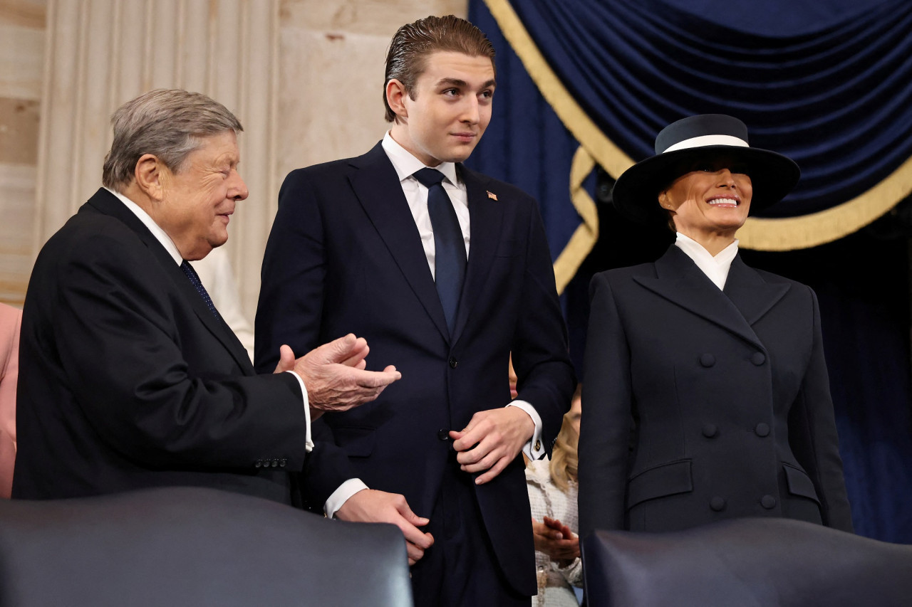 El look de Melania Trump en la asunción presidencial. Foto REUTERS