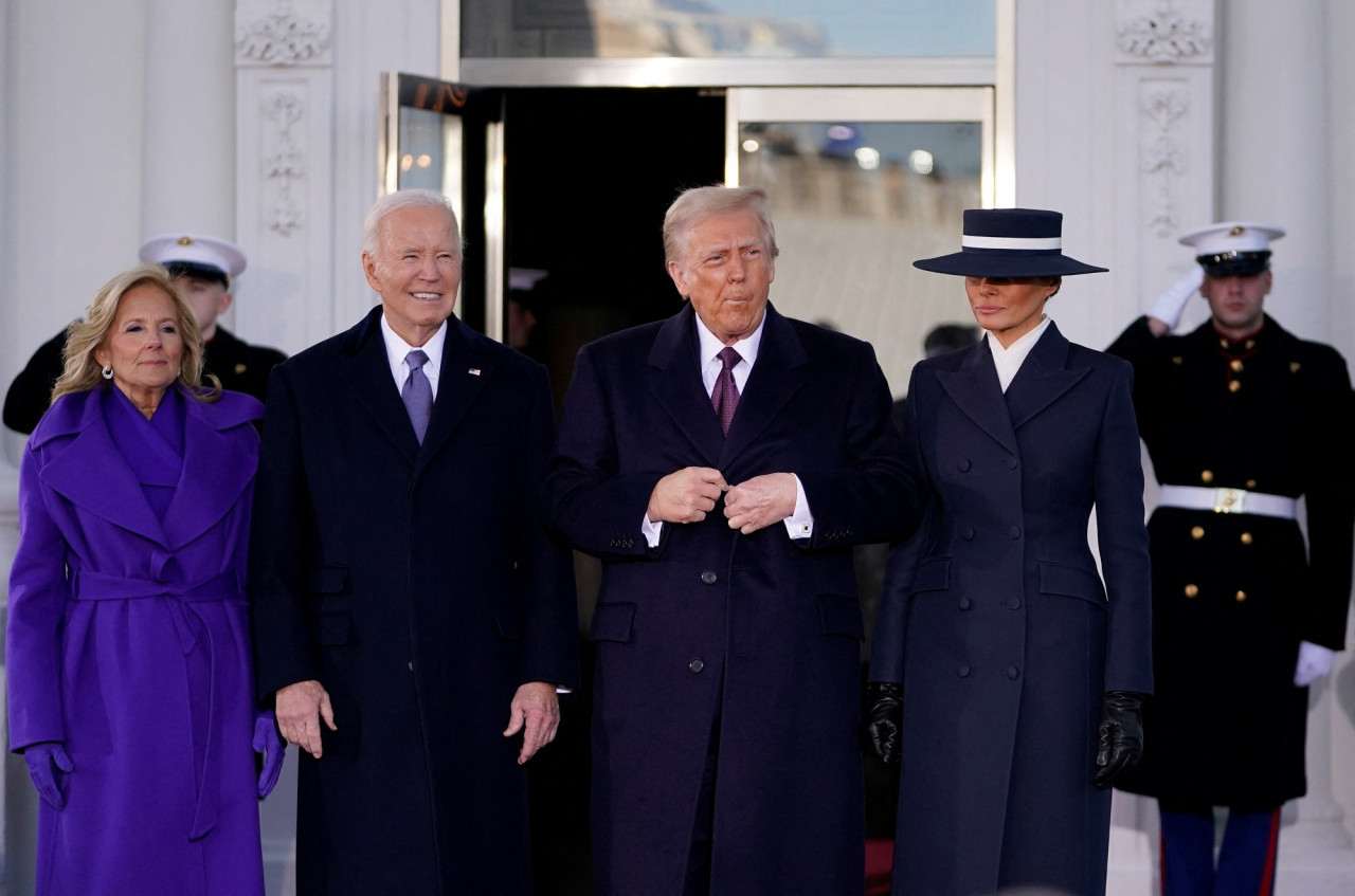 El look de Melania Trump en la asunción presidencial. Foto REUTERS