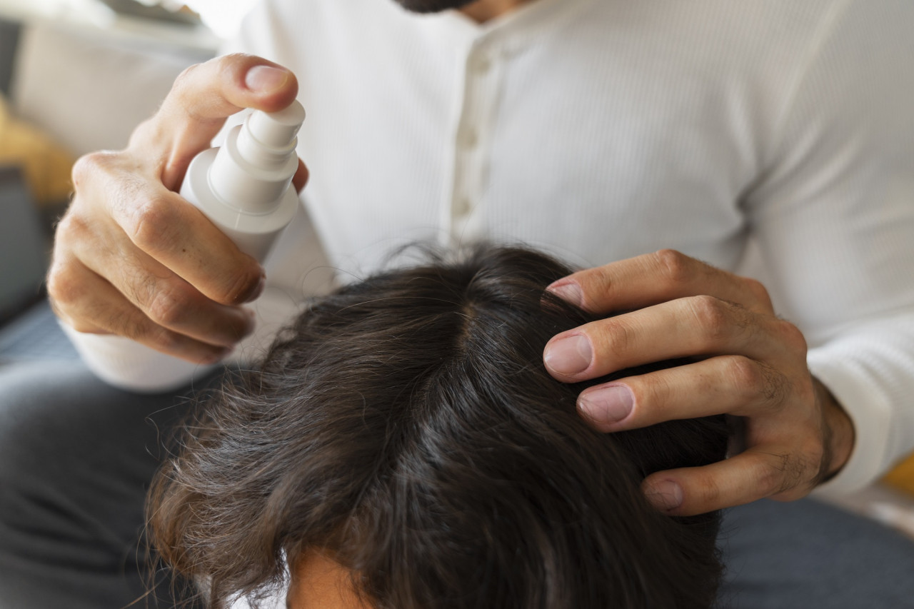 Pelo, corte de pelo, tiña capilar, cabello, peluquería. Foto Freepik