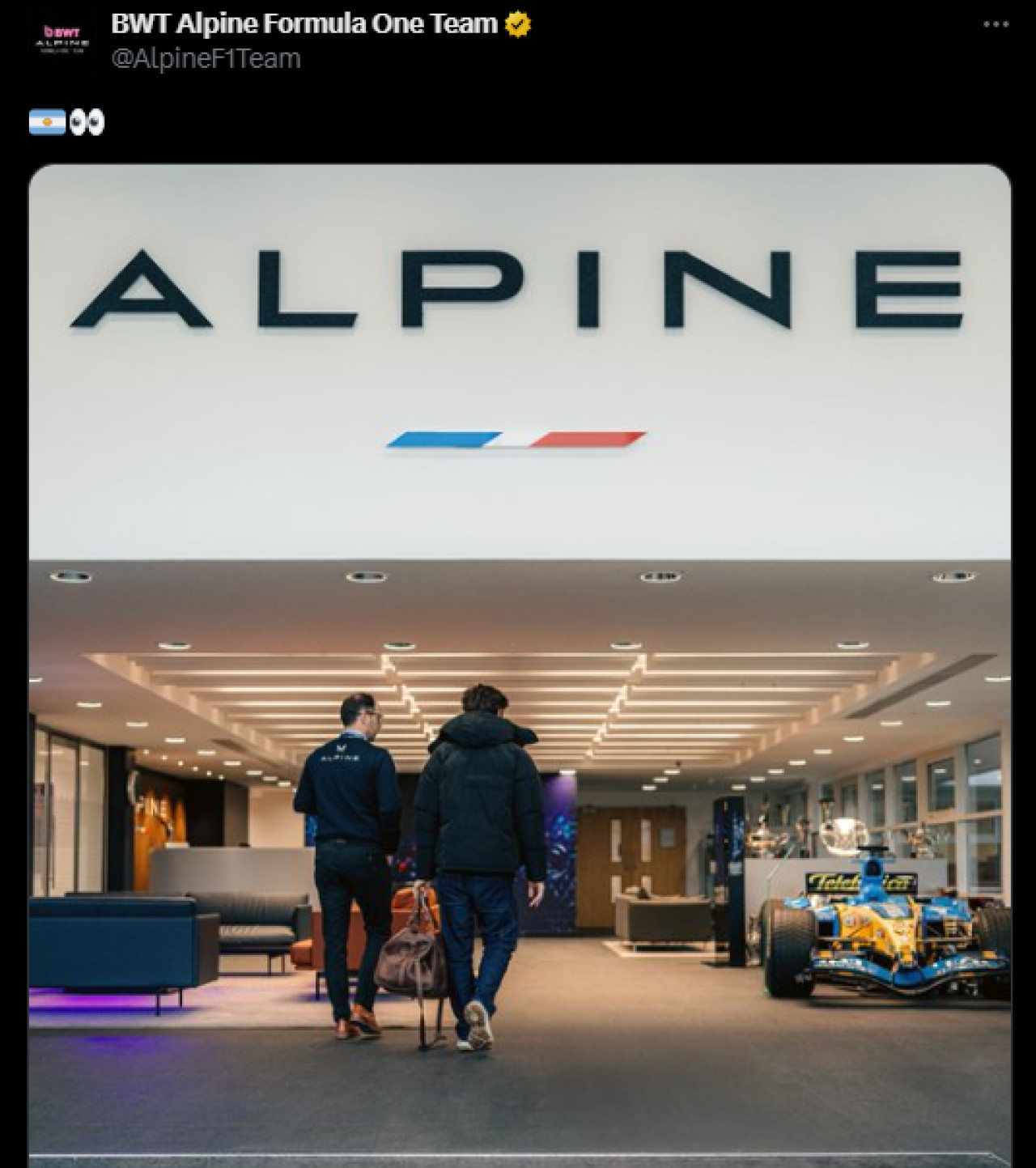 La llegada de Franco Colapinto a las instalaciones de Alpine. Foto: Captura X.