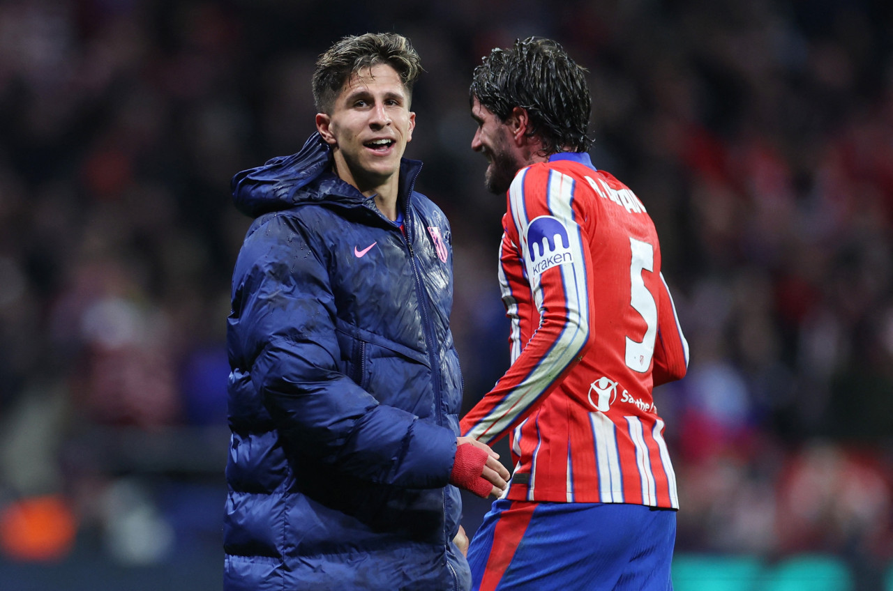 Rodrigo De Paul y Giuliano Simeone. Foto: REUTERS/Isabel Infantes