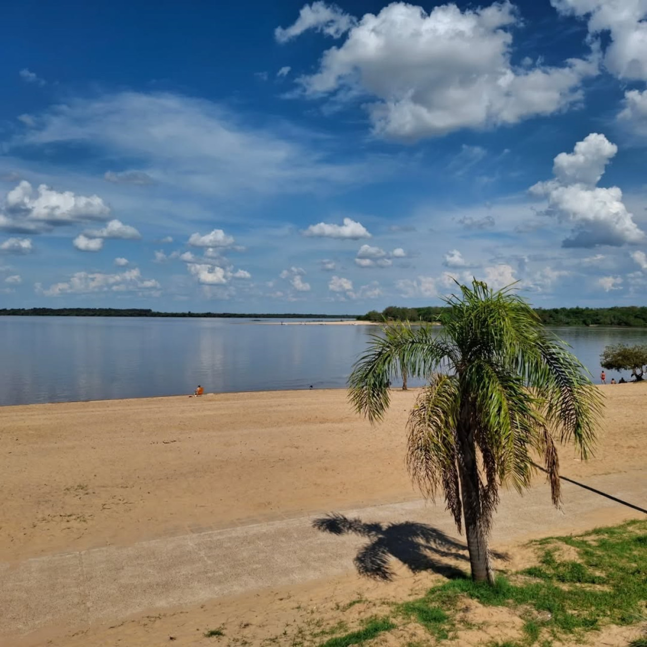 Turismo, playa e historia. Foto: Instagram @turismoconcepciondeluruguay