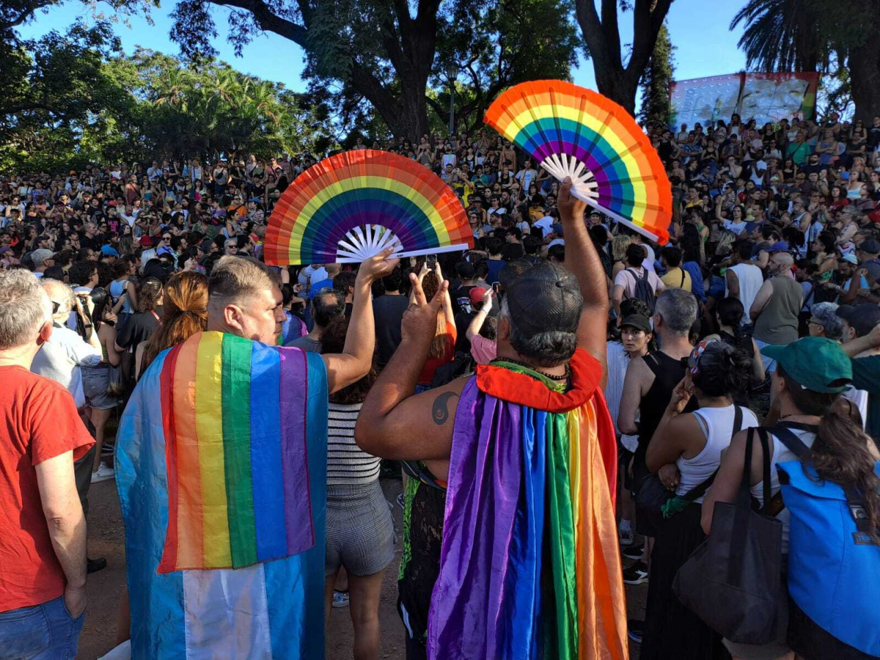 Asamblea Antifascista del colectivo LGBTQ+ en Plaza Lezama. Foto: X.