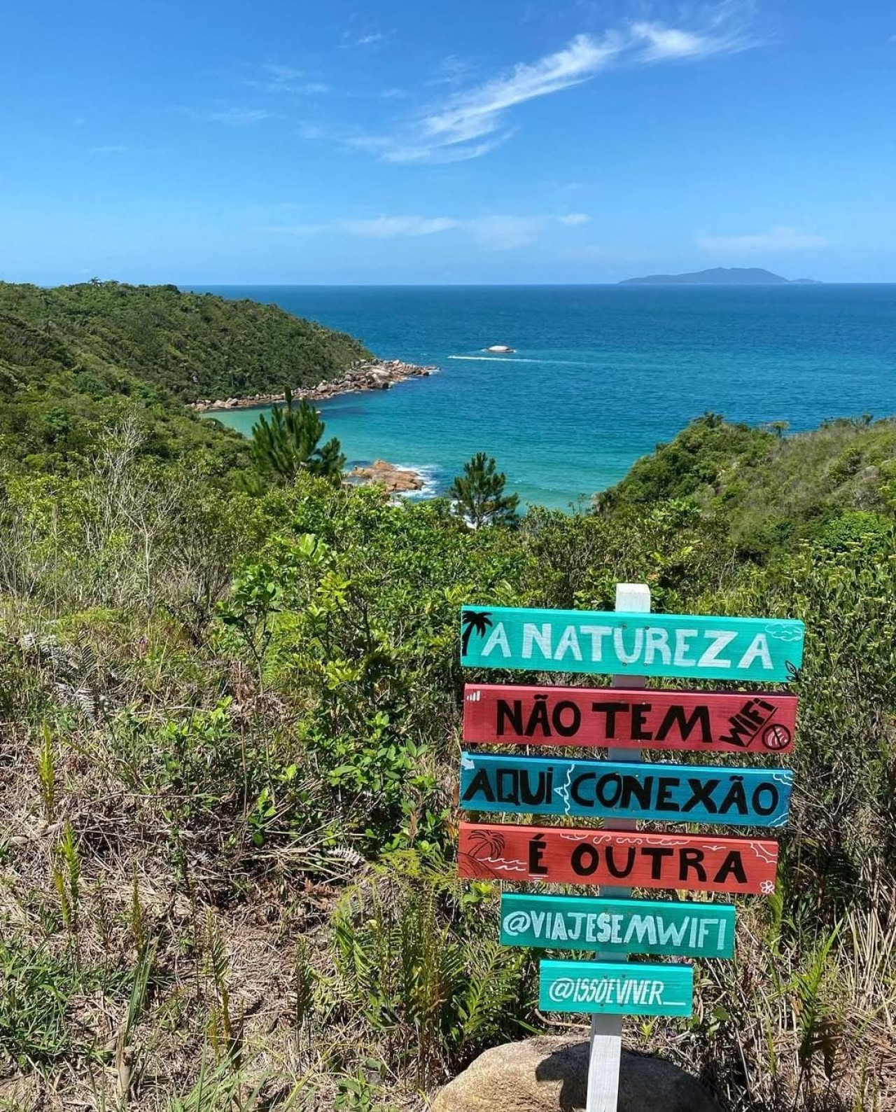 Praia de Palmas, en Governador Celso Ramos, Brasil. Foto: Instagram / praiadepalmas.