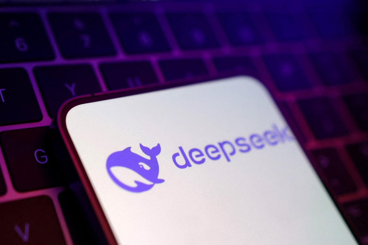 DeepSeek, empresa china de inteligencia artificial. Foto: Reuters /Dado Ruvic / Ilustración.