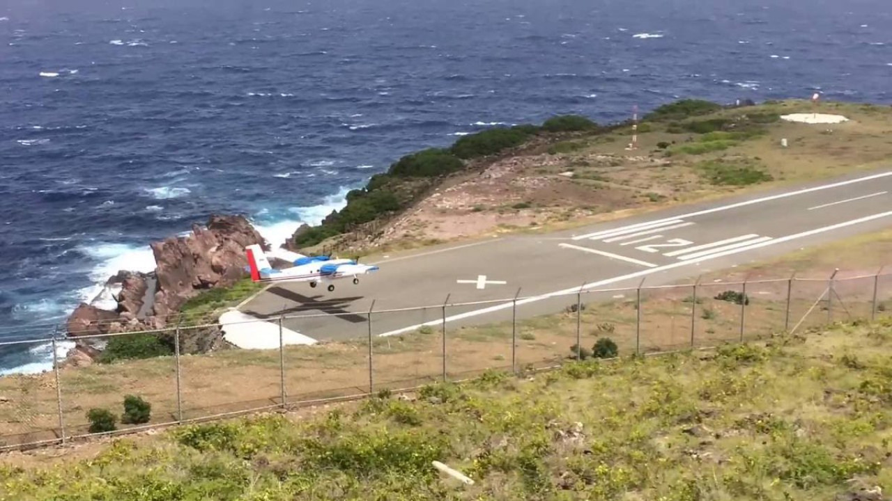 Juancho E. Yrausquin, el aeropuerto más chico del mundo. Foto X @Conradoaviacion