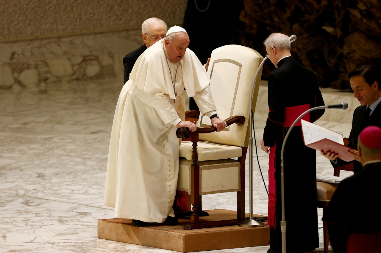 Traspié del Papa Francisco en el Vaticano. Foto: REUTERS.