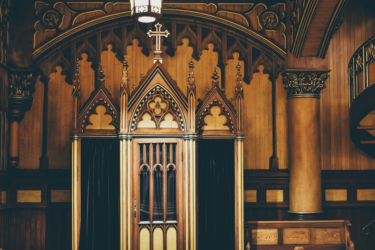 Confesionario de la Iglesia. Foto: Unsplash