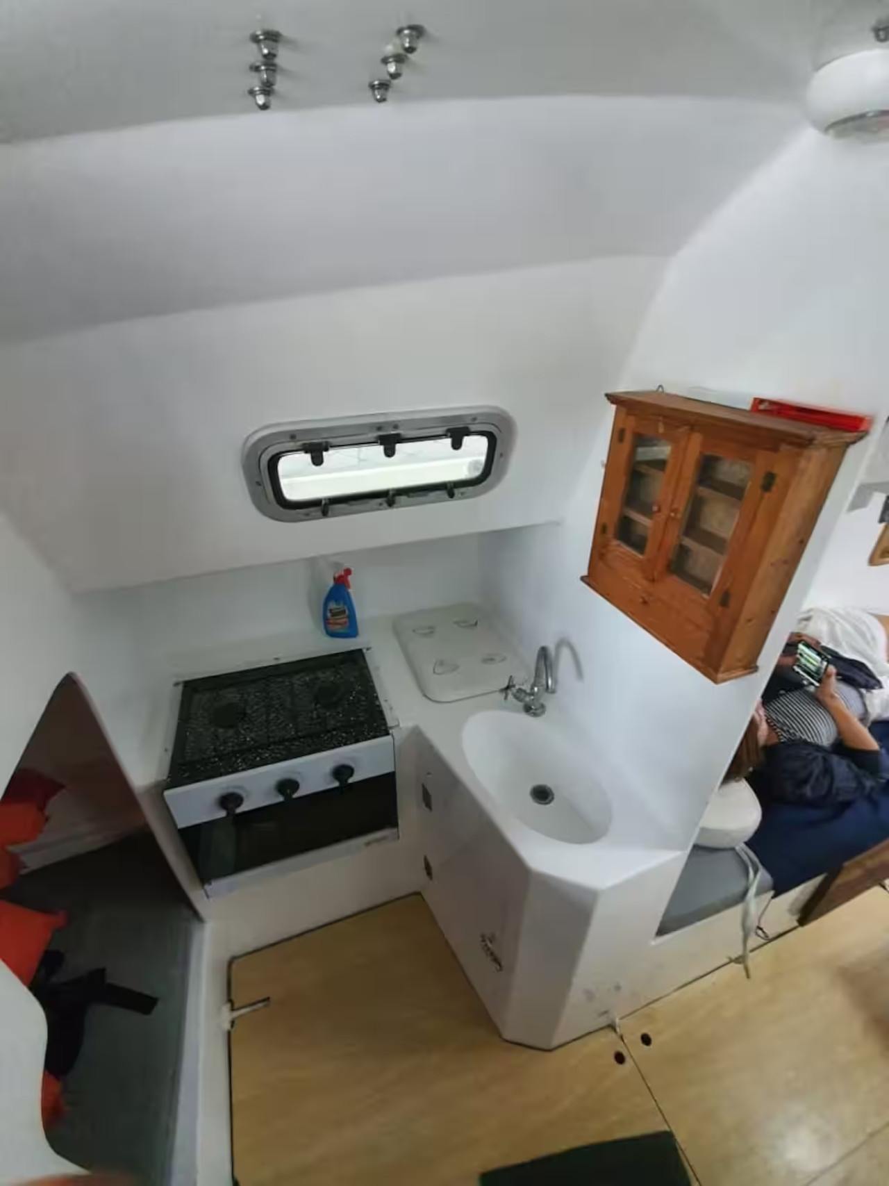 Dormir en barco en las playas de Brasil. Foto AIRBNB