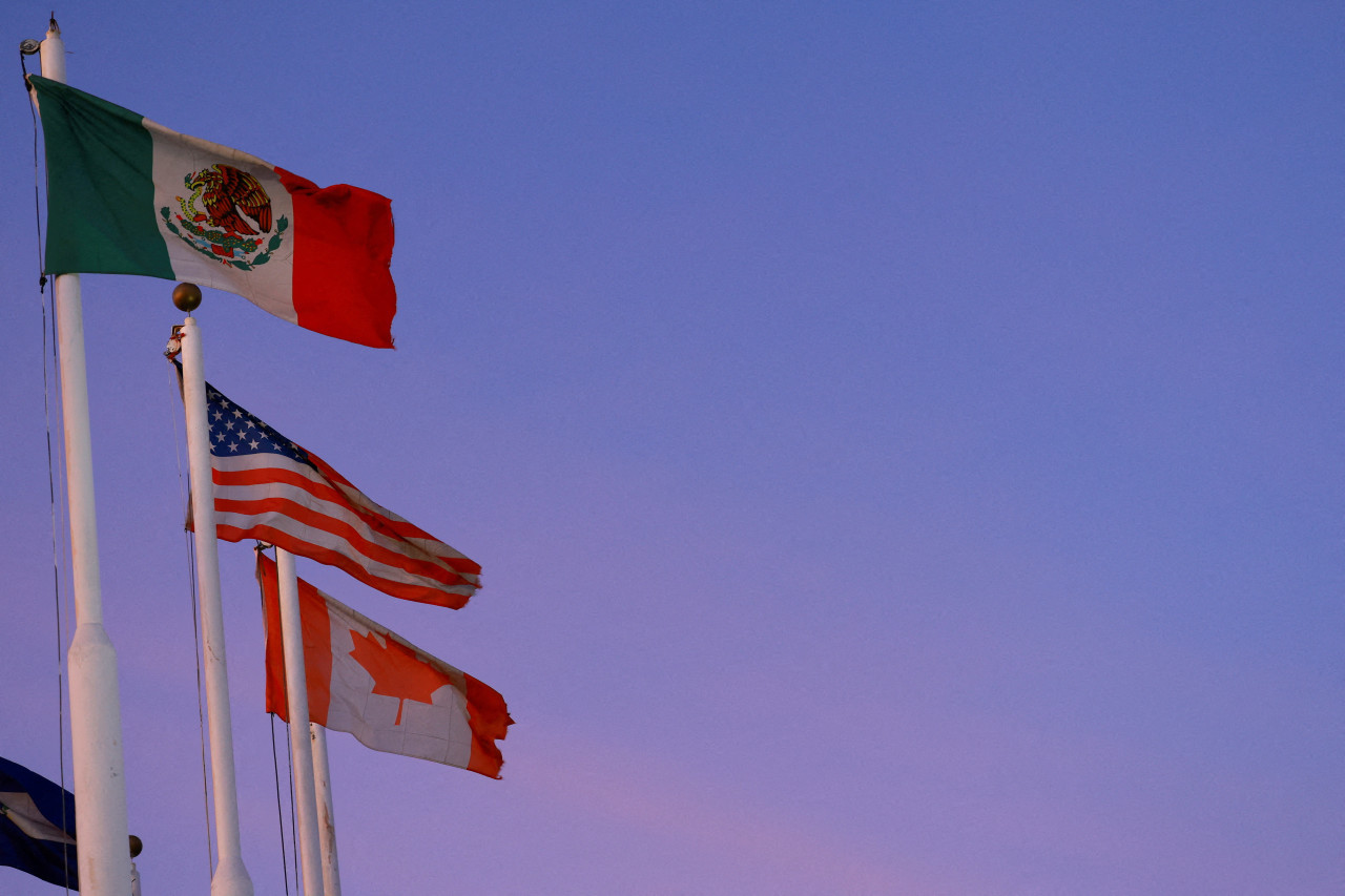 Banderas de México, Estados Unidos y Canadá. Foto: Reuters/José Luis González.