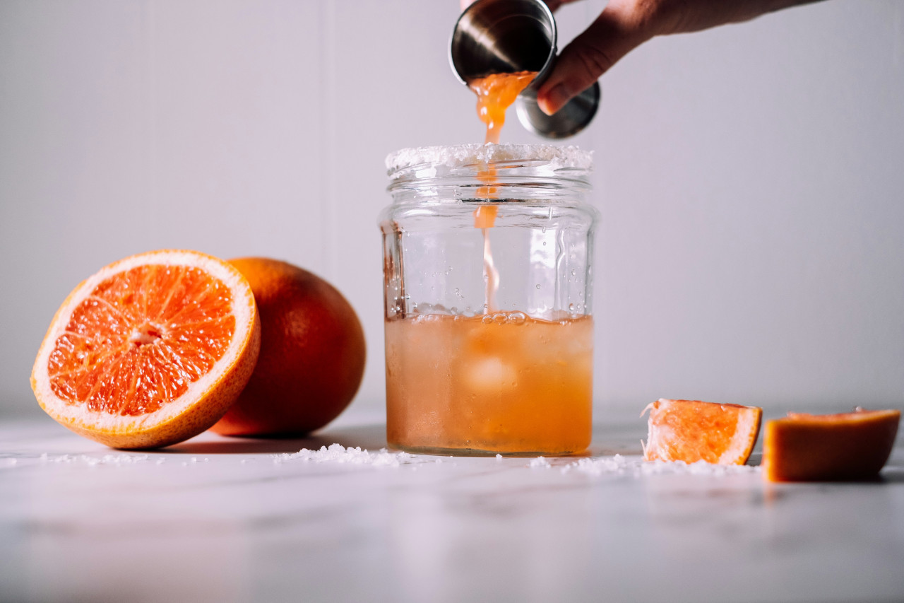 Jugo de frutas, naranja. Foto: Unsplash.