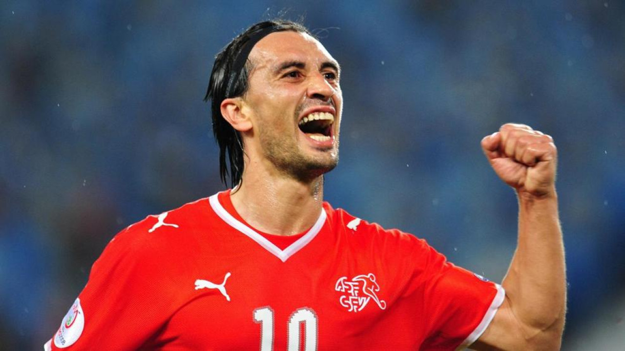 Hakan Yakin, delantero de Suiza. Foto: UEFA.