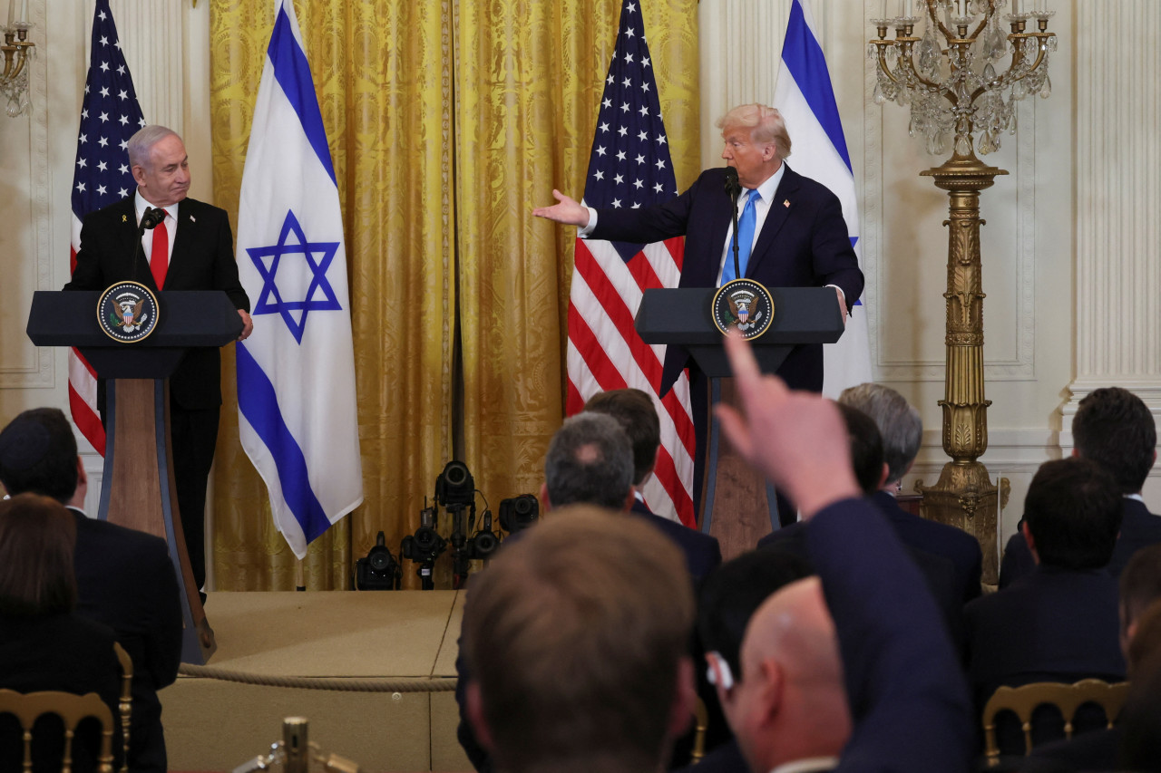 Benjamin Netanyahu y Donald Trump. Foto: REUTERS/Leah Millis.