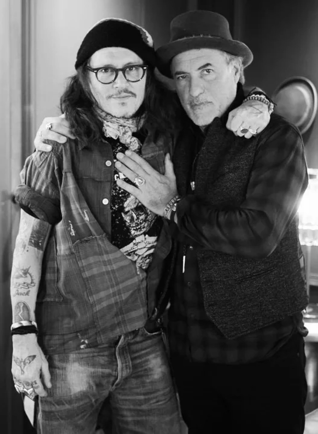 Johnny Depp junto al empresario Jorge "Corcho" Rodríguez. Foto: NA.