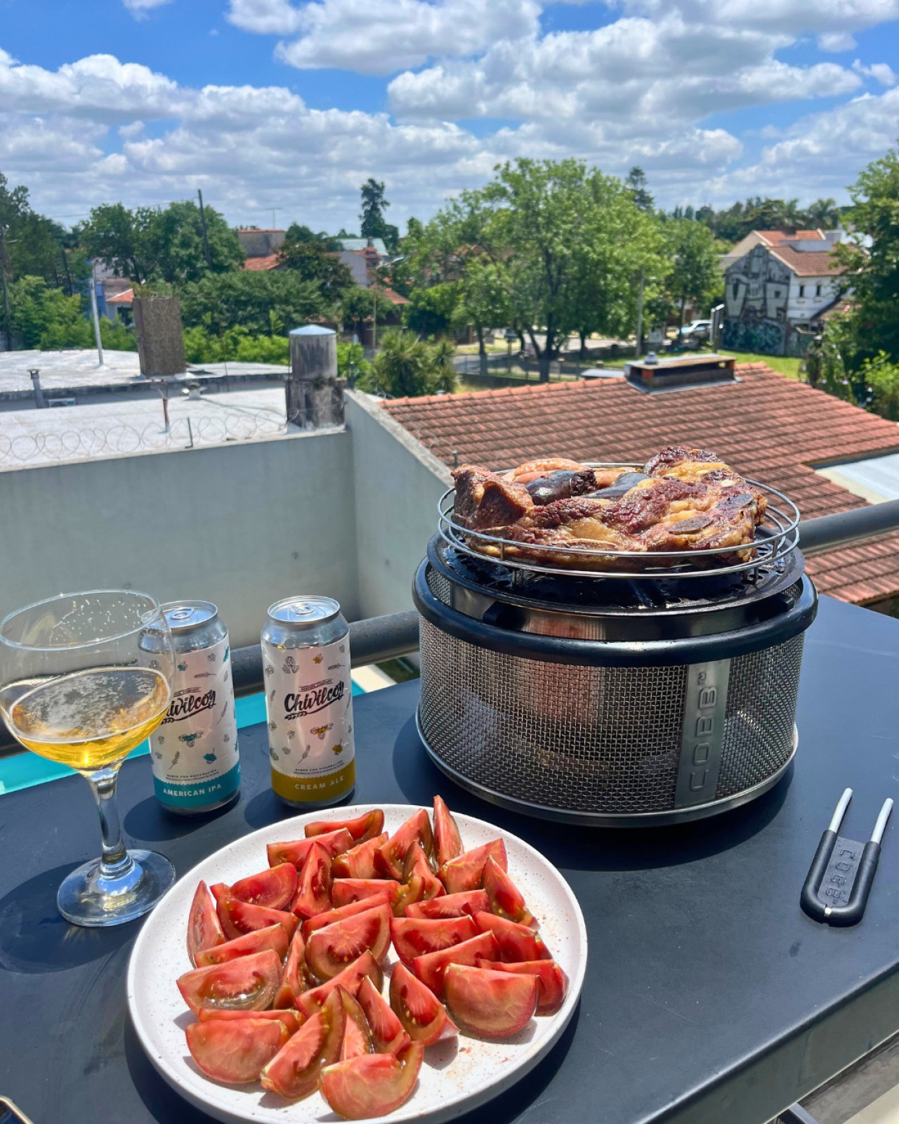 Una parrilla muy innovadora. Foto: Instagram @cobb.arg