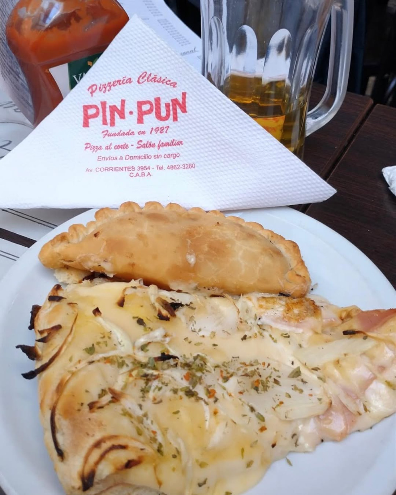 La pizzería con mejores empanadas. Fotos: Instagram @pinpuncorrientes