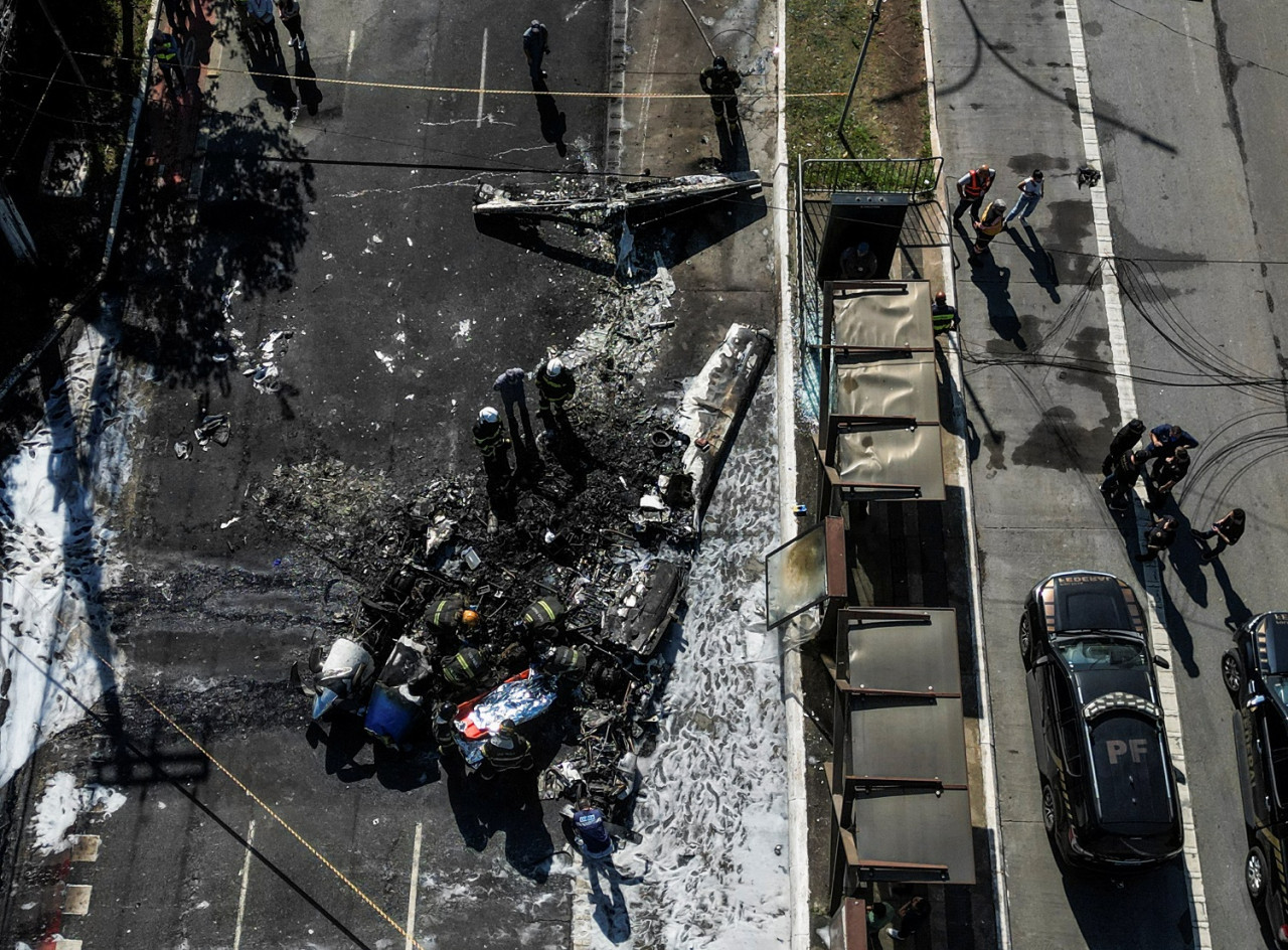 Una avioneta impactó contra un colectivo en Brasil. Foto: Reuters/Tuane Fernandes