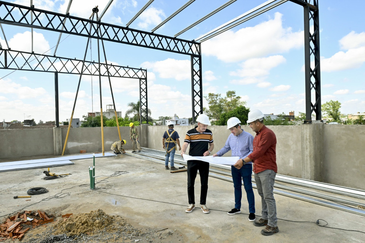 Leonardo Nardini supervisó el avance de importantes obras educativas en Malvinas Argentinas.