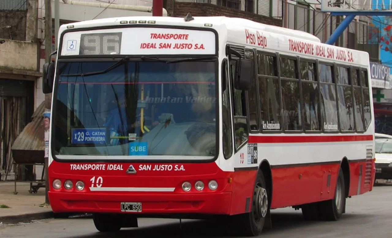 Colectivo, transporte público. Foto: NA