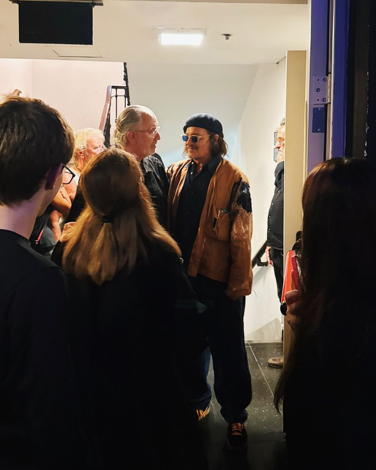 Johnny Depp visitó el Teatro Colón. Foto X @Resumidoinfo