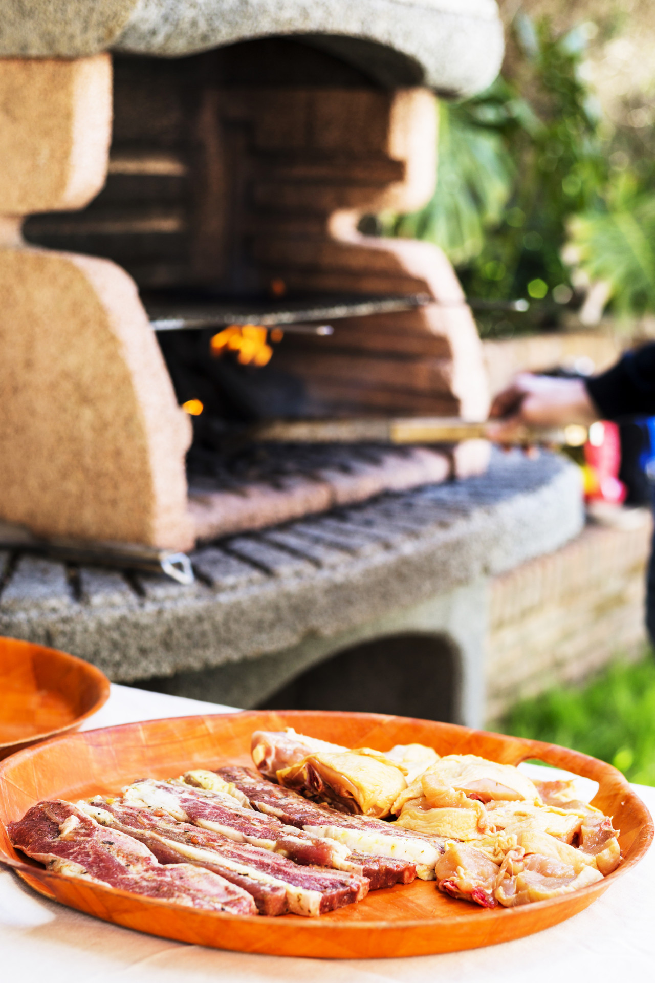 La mejor forma de prender el fuego de la parrilla. Foto: Freepik