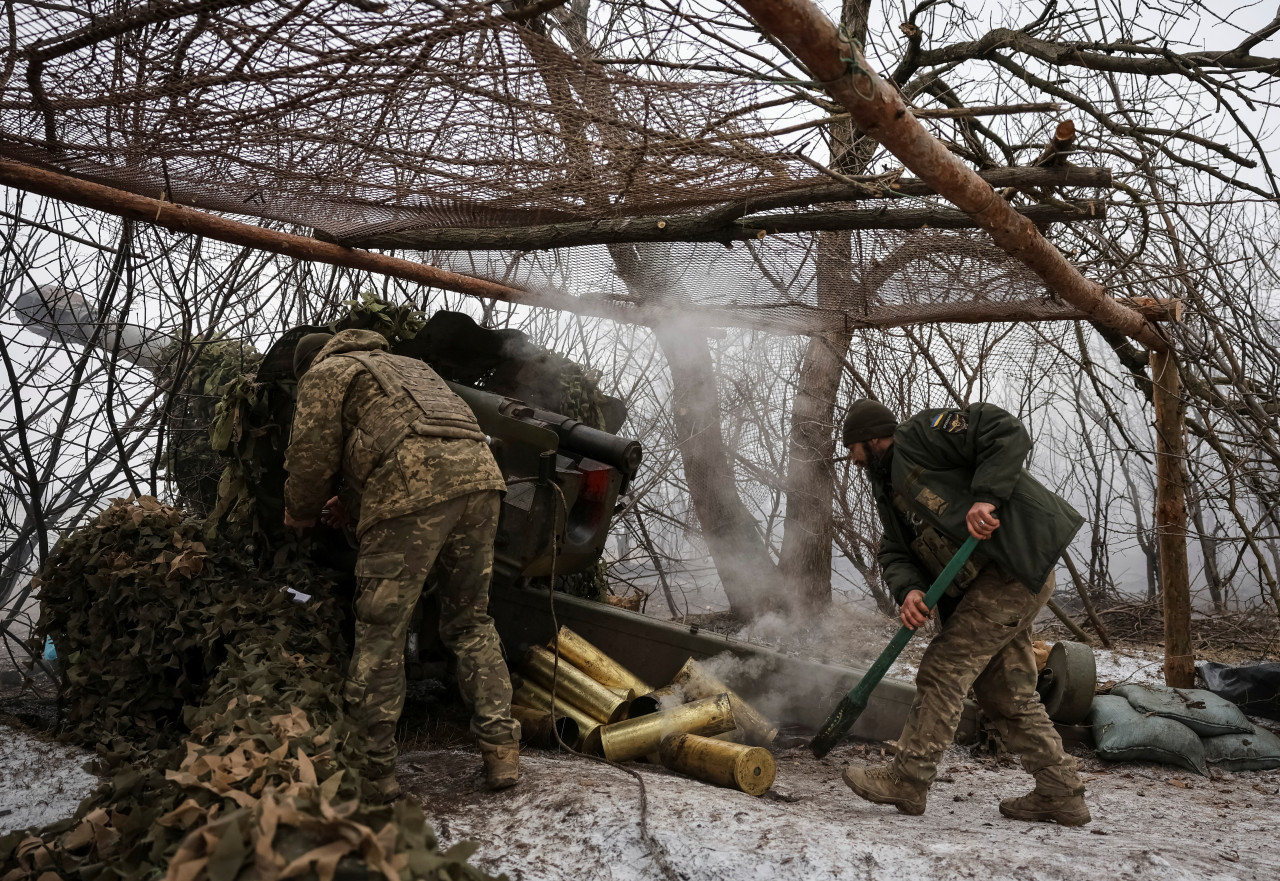 Militares ucranianos en la guerra contra Rusia. Foto: Reuters/Serhii Nuzhnenko