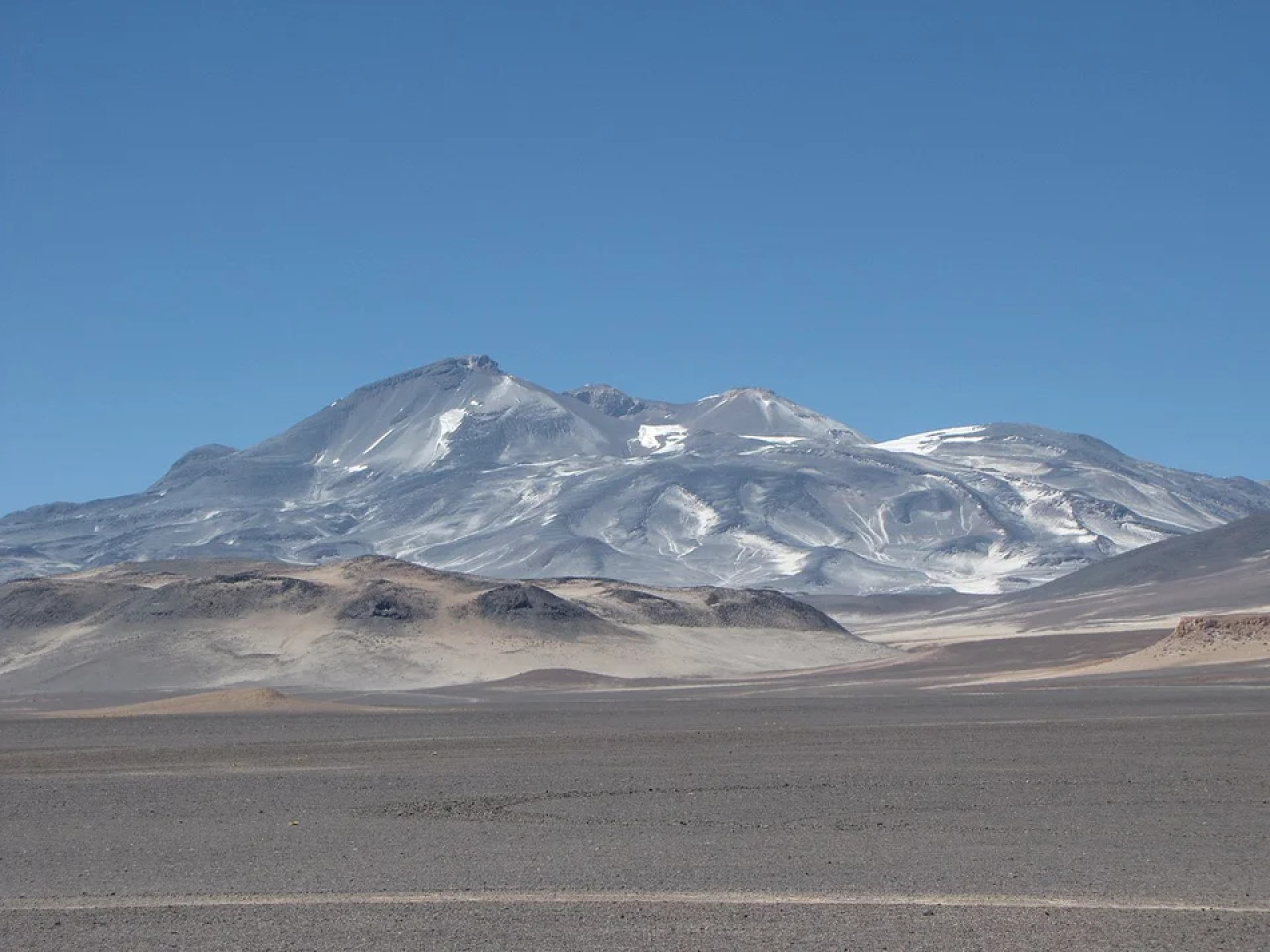 Volcán Ojos del salado. Foto NA