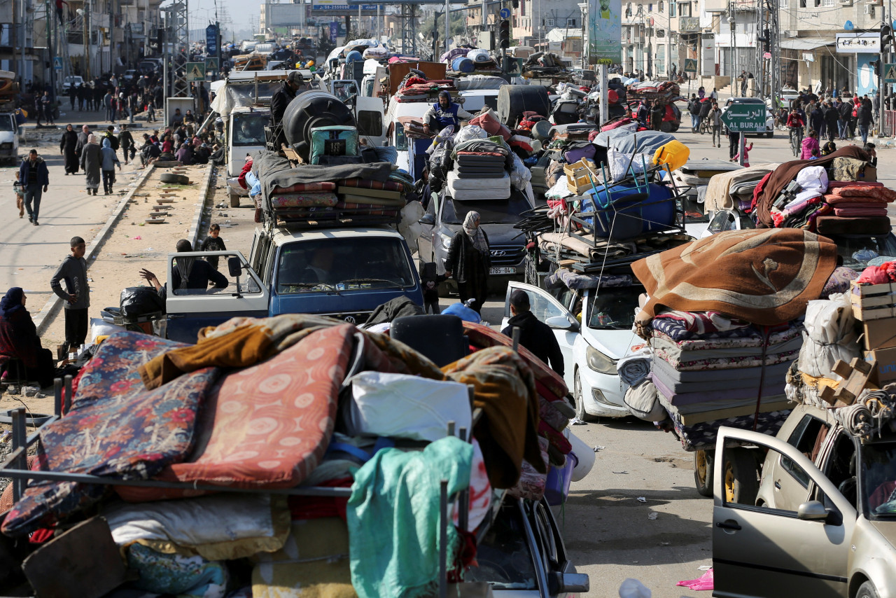 Palestinos desplazados en Gaza. Foto: Reuters/Hatem Khaled