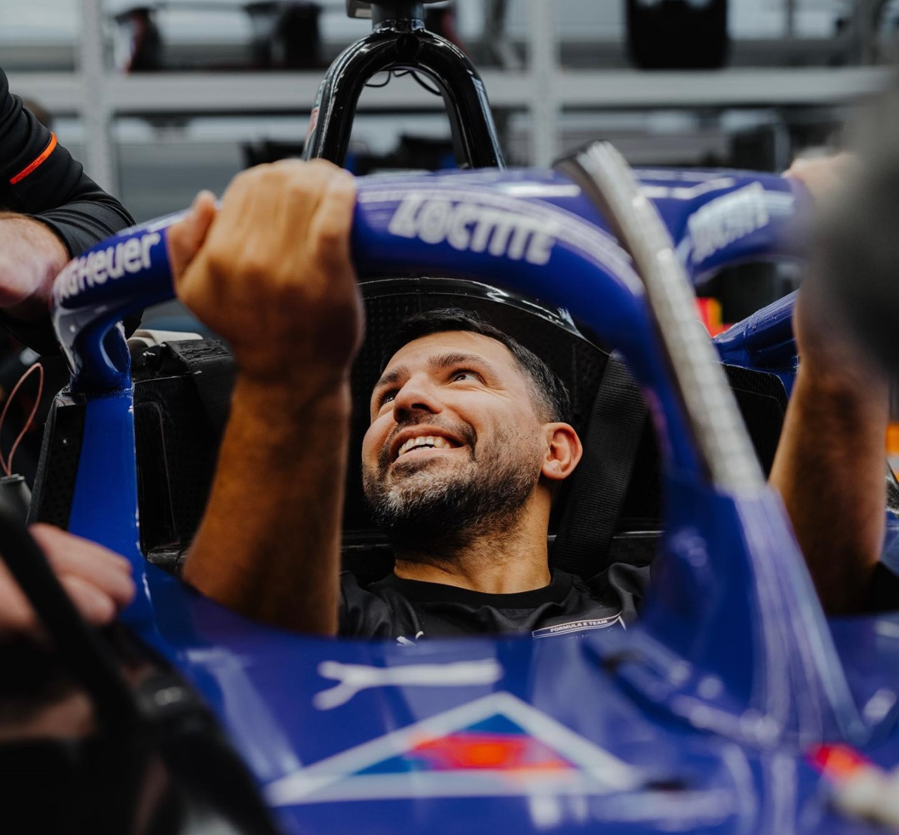 Kun Agüero debutará en el automovilismo. Foto: x @PorscheFormulaE.