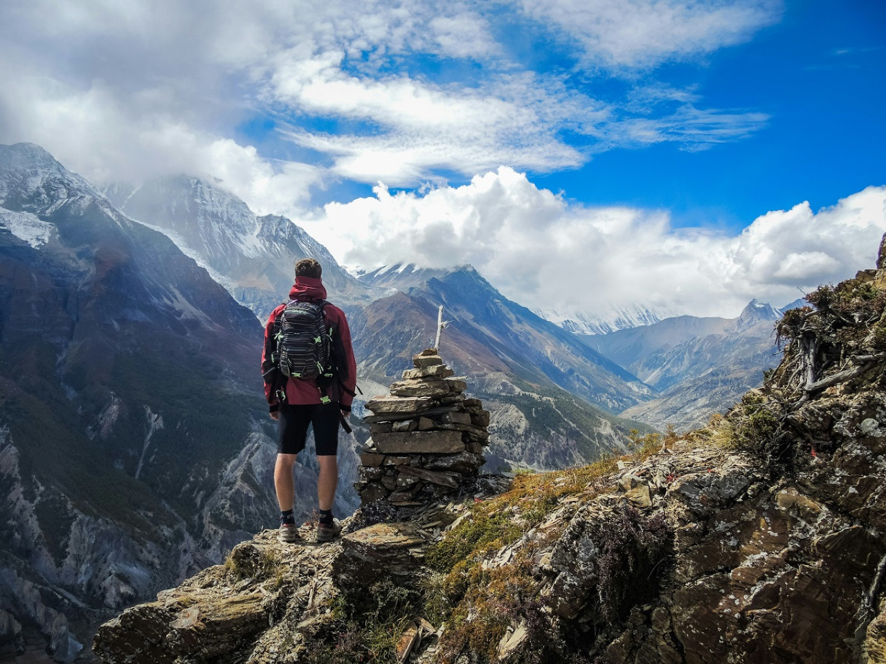 Trekking; senderismo. Foto: Unsplash.