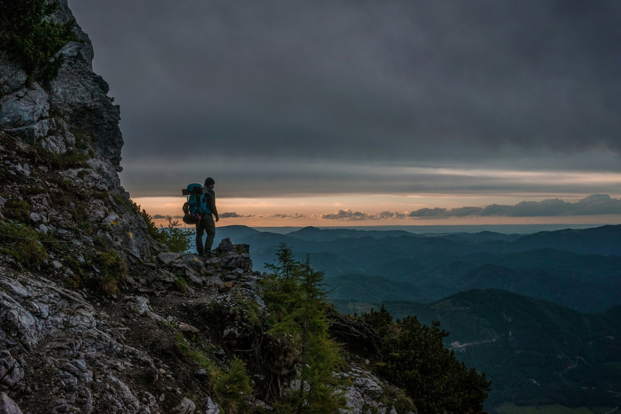 Trekking; senderismo. Foto: Unsplash.