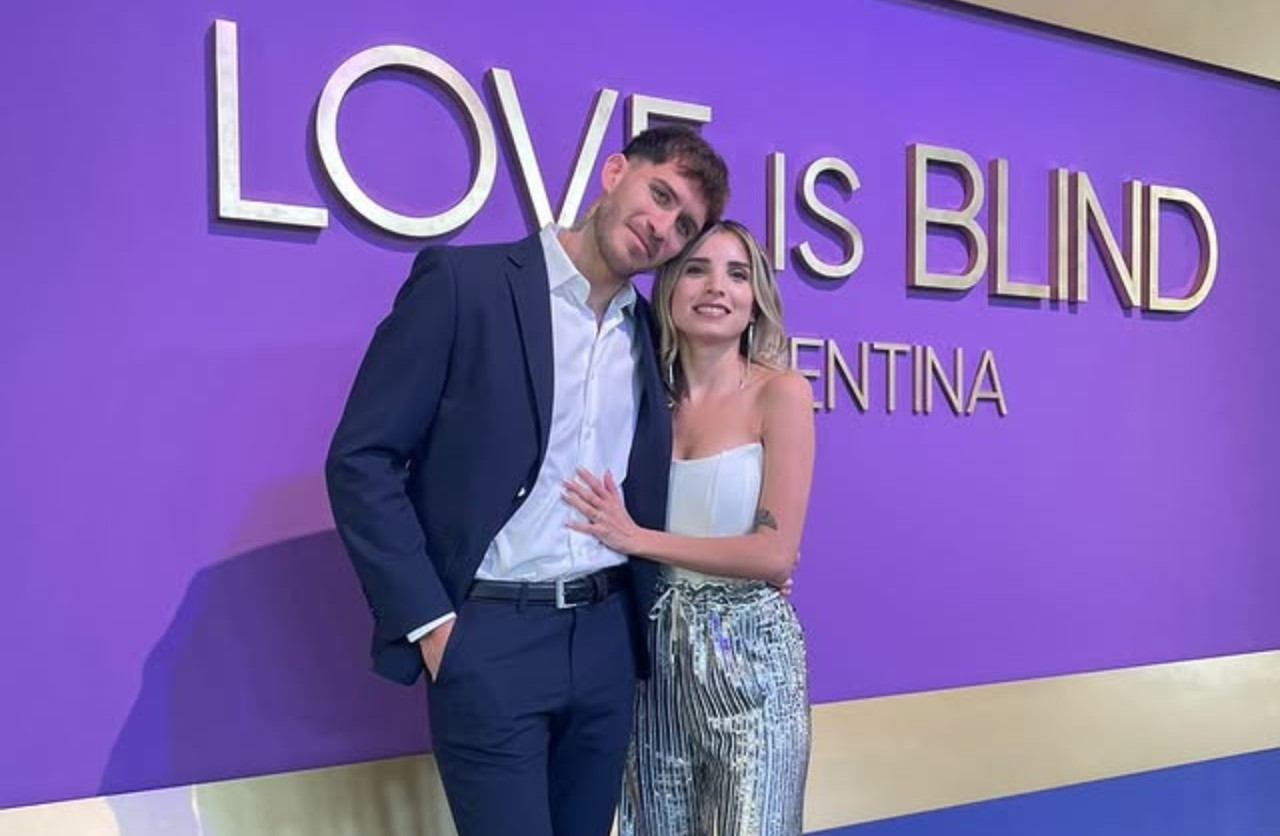 Santiago Martínez y Emily Ceco, participantes de Love is Blind. Foto: Instagram/santunahuel