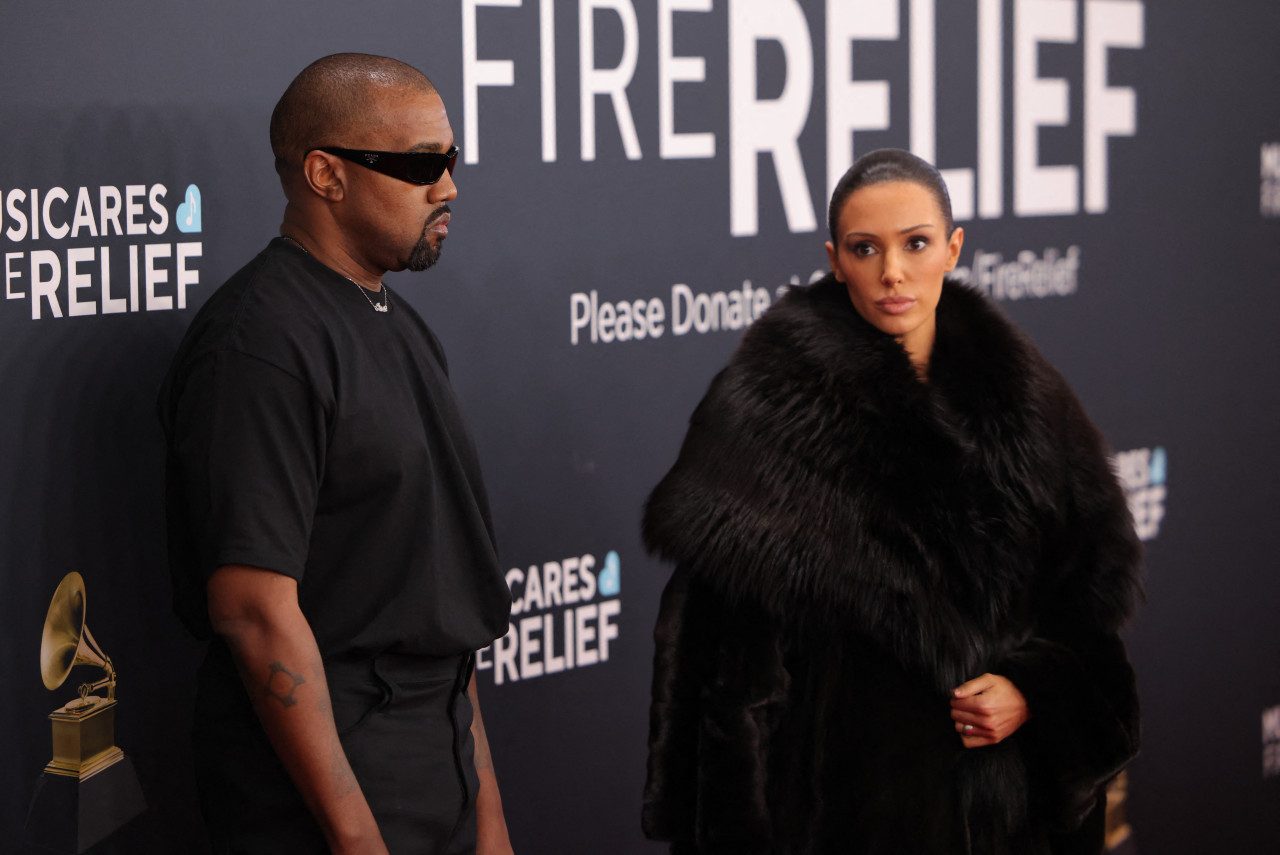 Kanye West y Bianca Censori. Foto: REUTERS/Daniel Cole