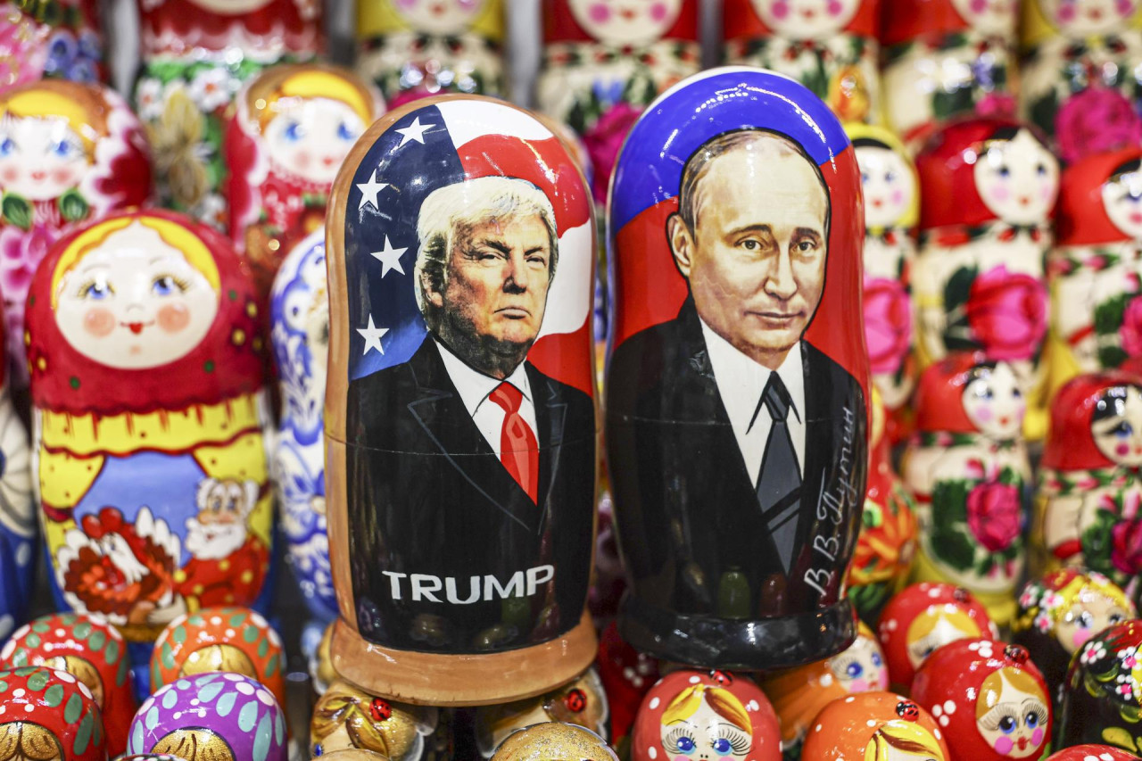 Preparan la cumbre entre Donald Trump y Vladimir Putin. Foto: EFE/Maxim Shipenkov