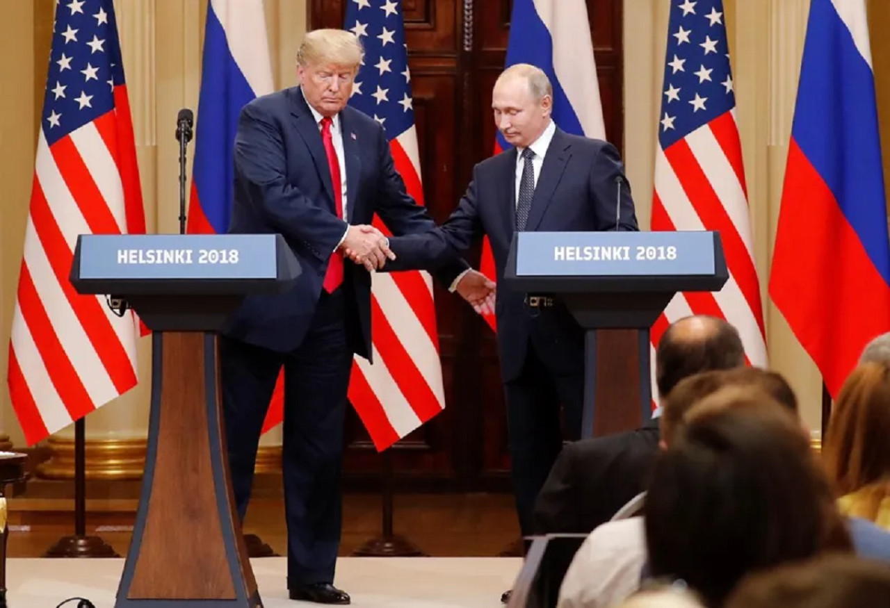 Donald Trump y Vladimir Putin en una cumbre en Helsinki, 2018. Foto: EFE/ Anatoly Maltsev