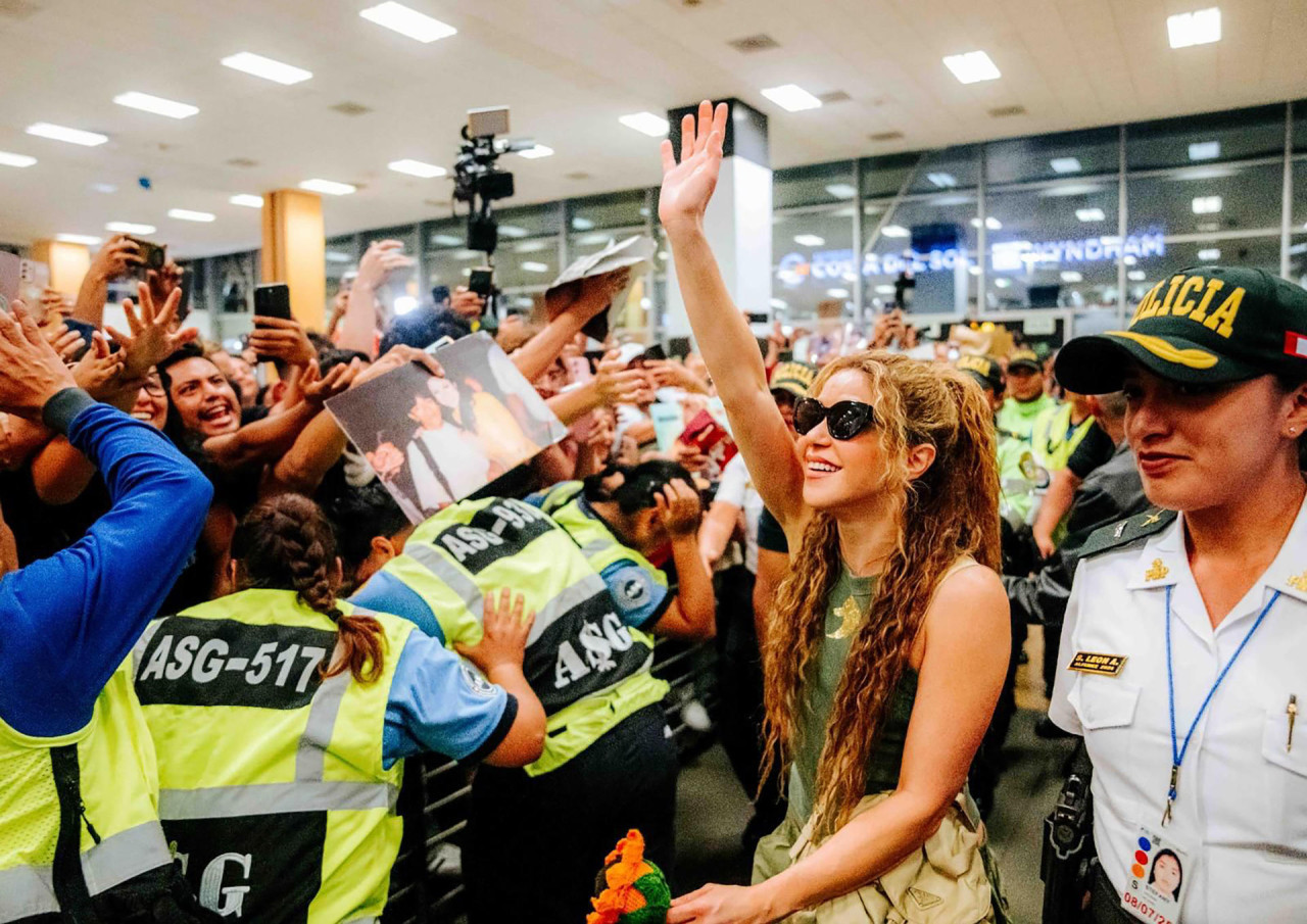 Shakira en su llegada a Lima, Perú. Foto: EFE (Raúl Umeres)