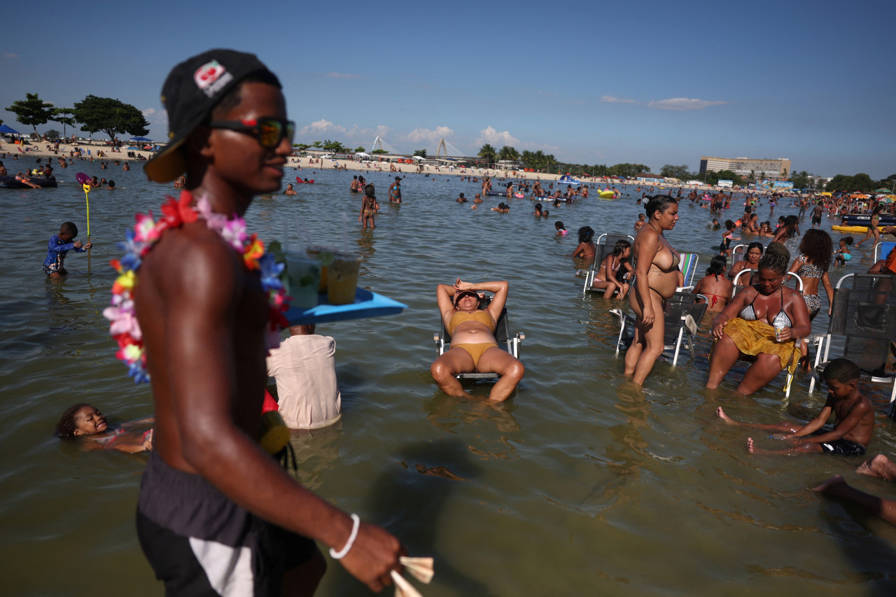 Ola de calor en Río de Janeiro. Foto: Reuters/Pilar Olivares