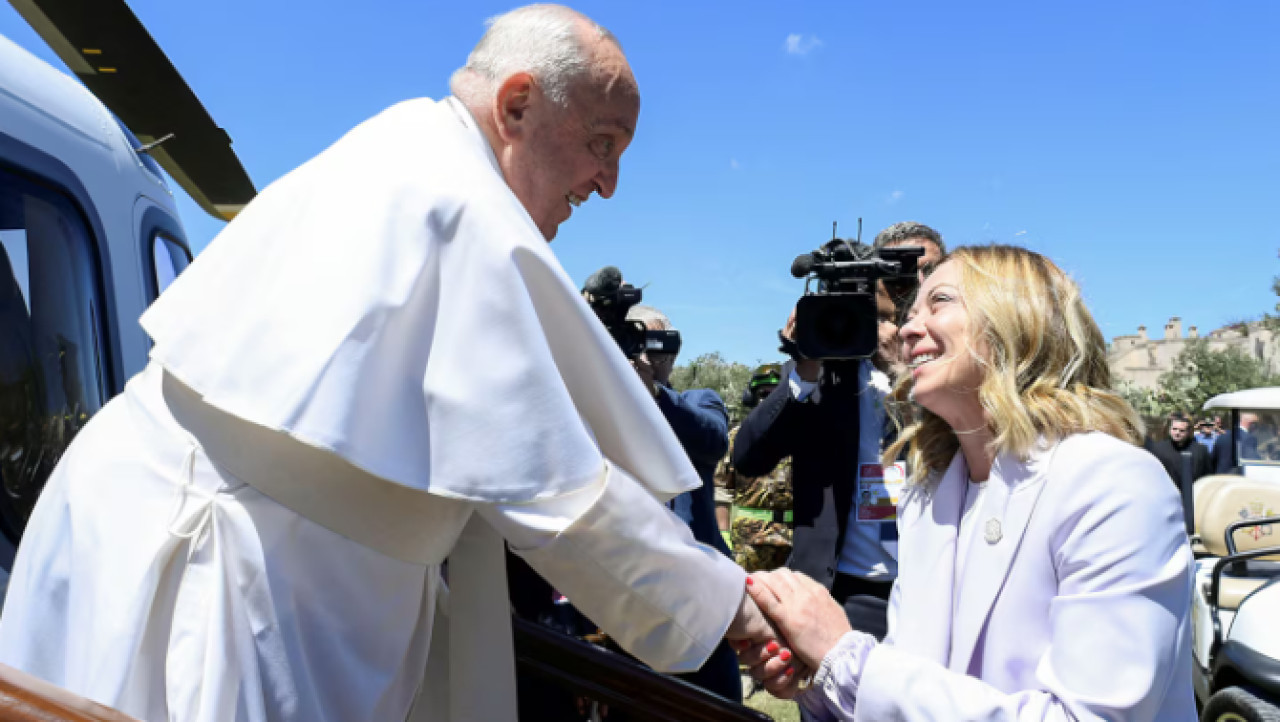 Giorgia Meloni visitó al papa Francisco en el hospital. Foto, archivo. Vaticano.