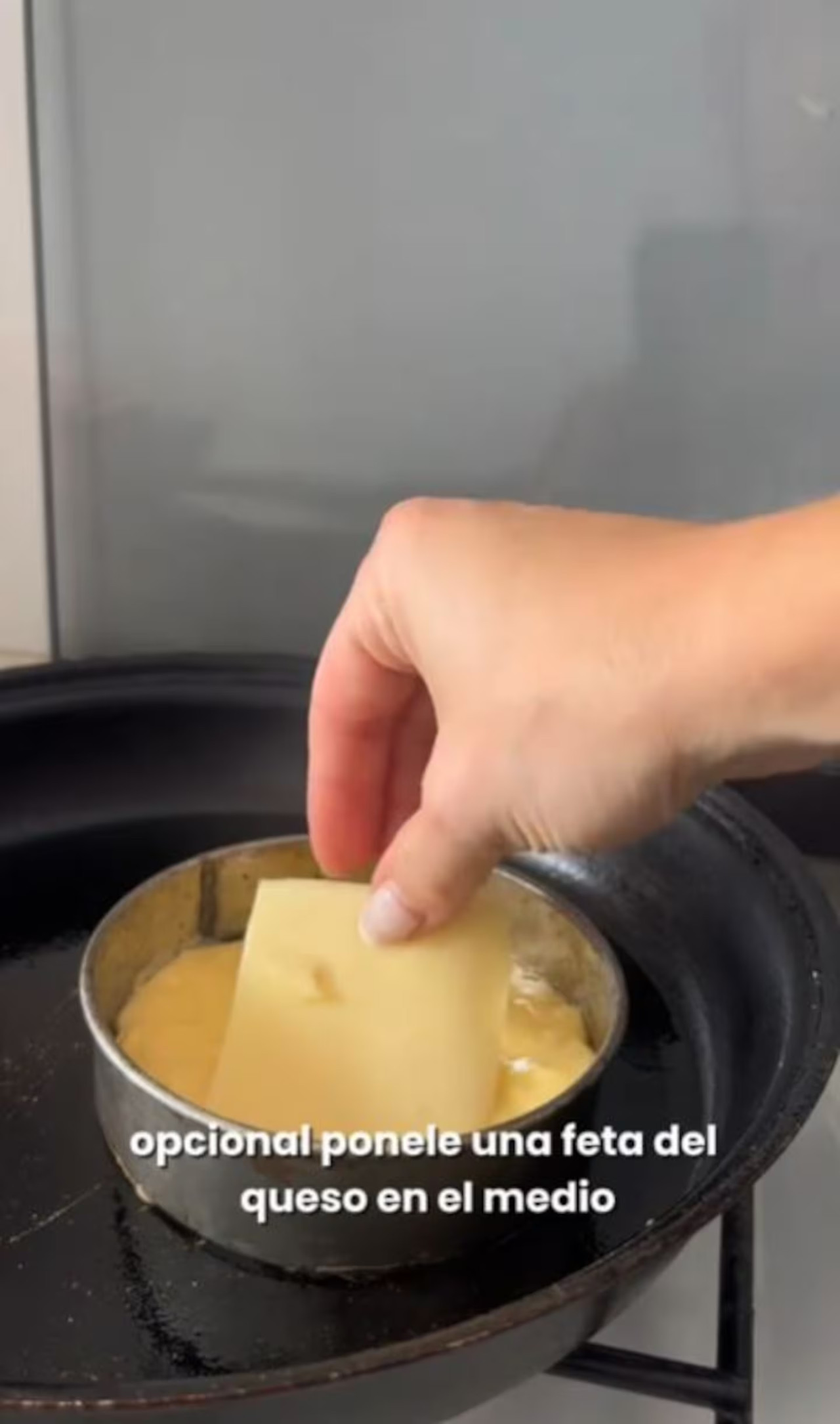 Receta de pancakes de chipá. Foto captura video: TikTok/nutrileilalev