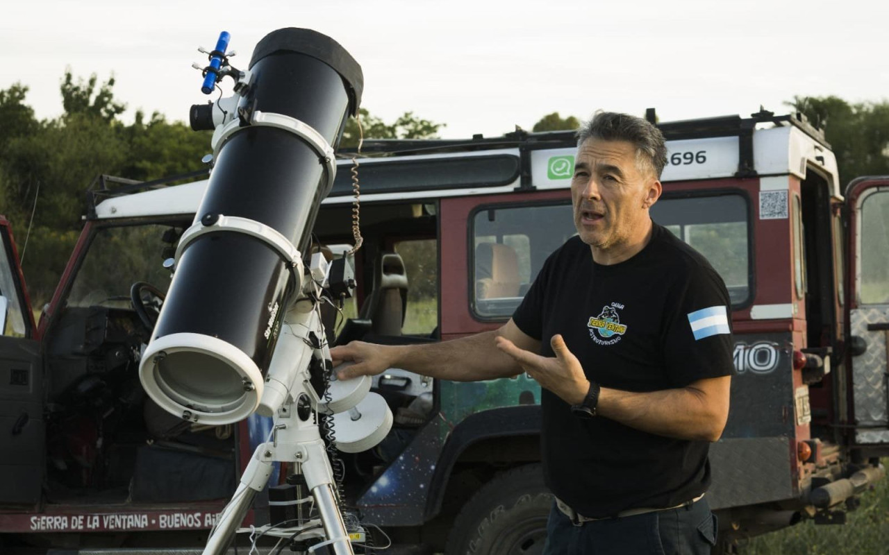 Javier Gómez, Astroturismo en Sierra de la Ventana. Foto: Eduardo Di Gennaro