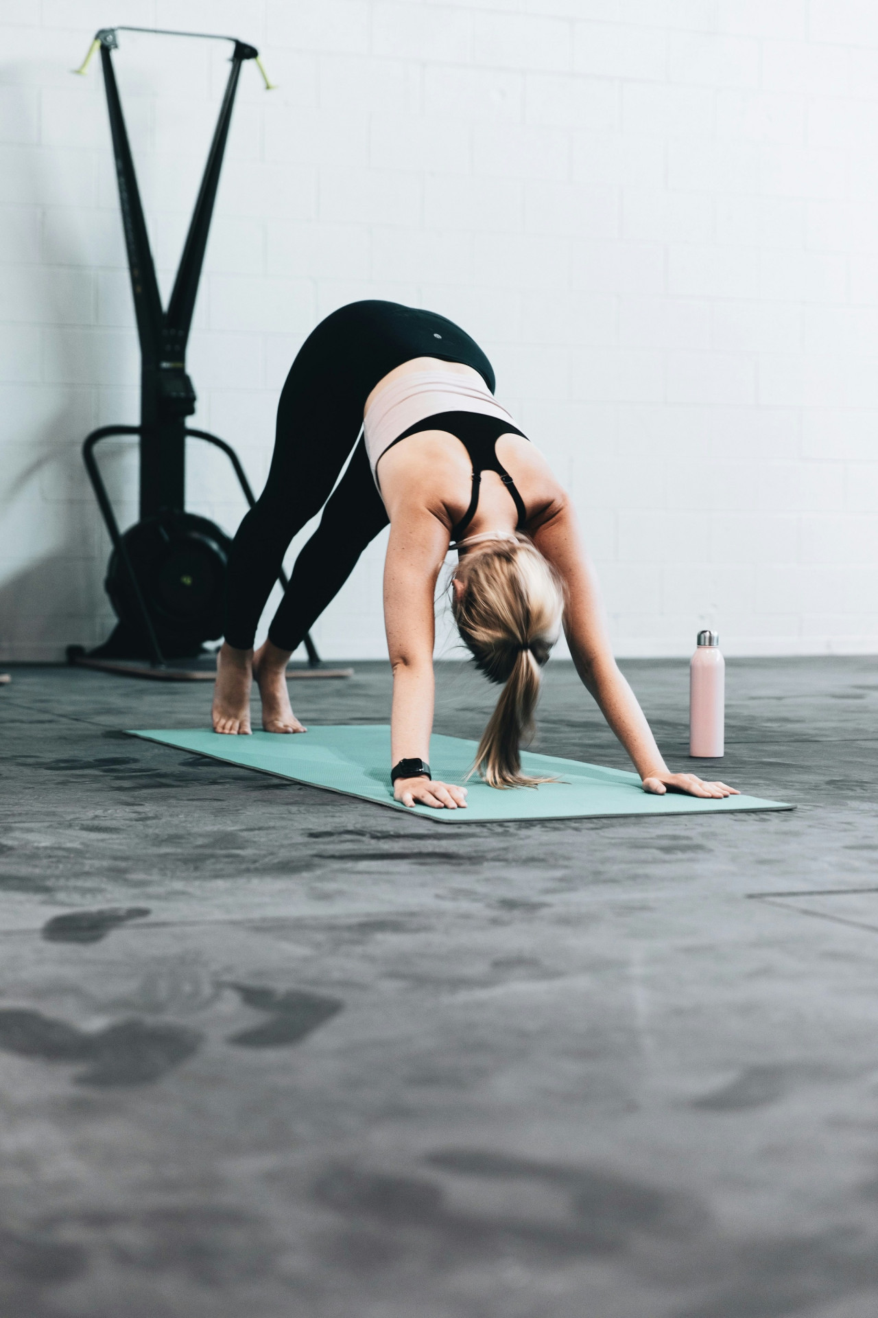 Ejercicio en casa, pilates, yoga. Foto Unsplash