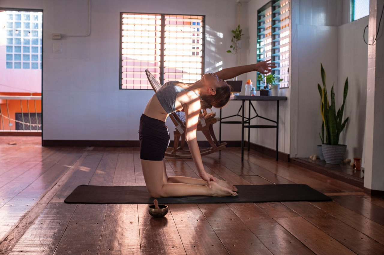 Ejercicio en casa, pilates, yoga. Foto Unsplash