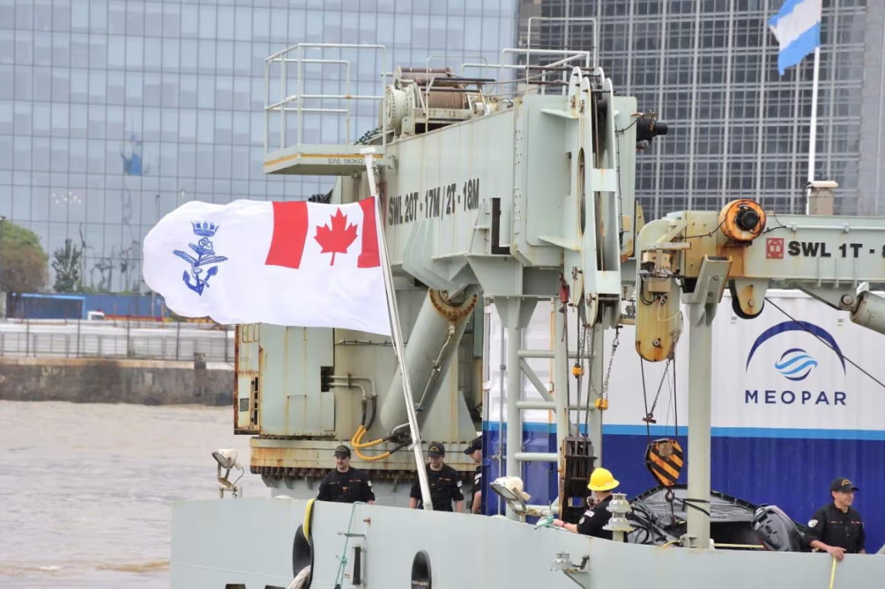 El buque de la Armada canadiense que viajó a la Antártida. Foto: Armada Argentina