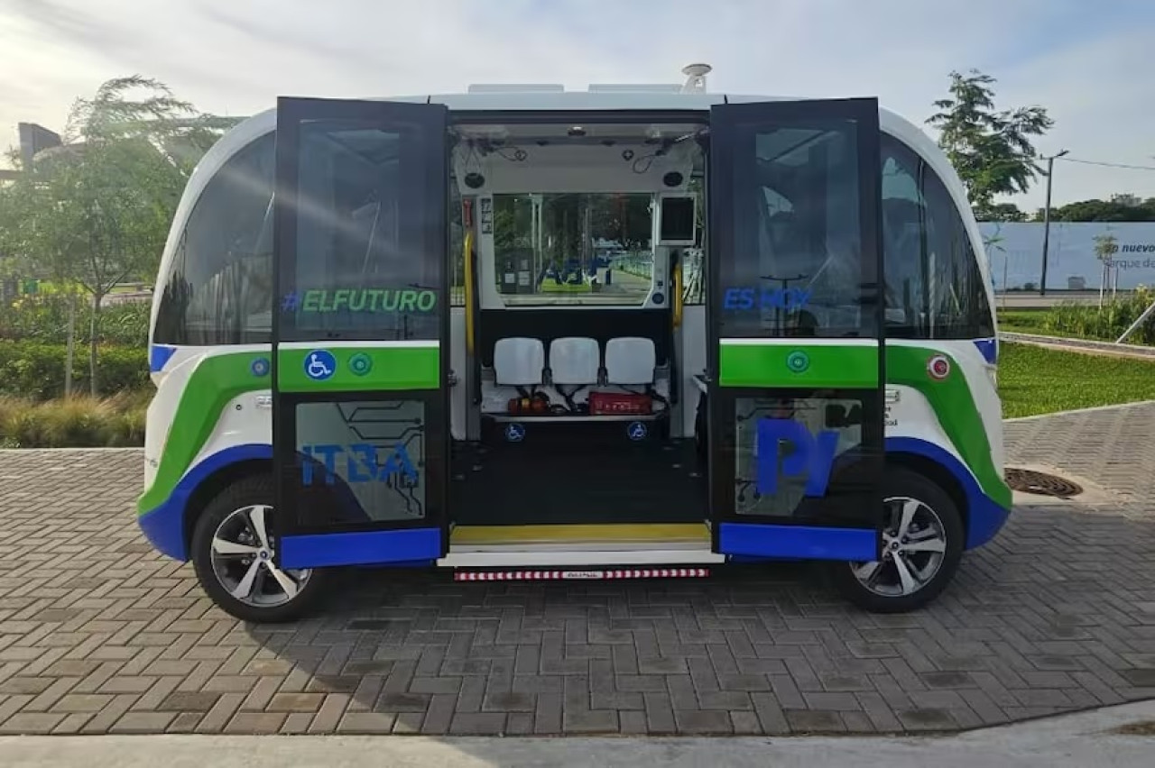 El primer bus autónomo y eléctrico de Argentina. Foto: Gobierno de la Ciudad.