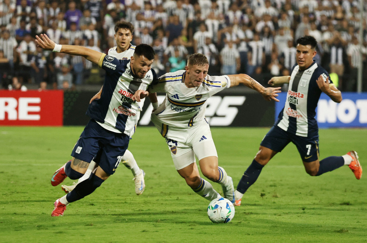 Boca enfrenta a Alianza Lima por la Copa Libertadores. Foto: REUTERS/Sebastian Castaneda.