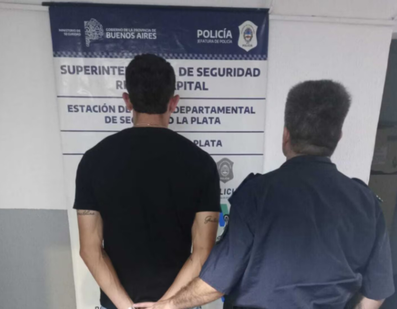 Detención de Alan Sosa, futbolista de Gimnasia y Esgrima La Plata. Foto: Policía de la Provincia de Buenos Aires.