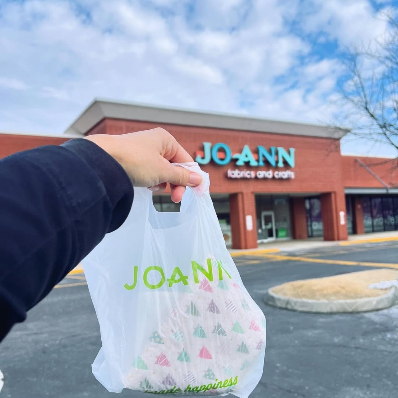 Cierra una histórica fábrica de telas. Foto: Instagram @joann_stores