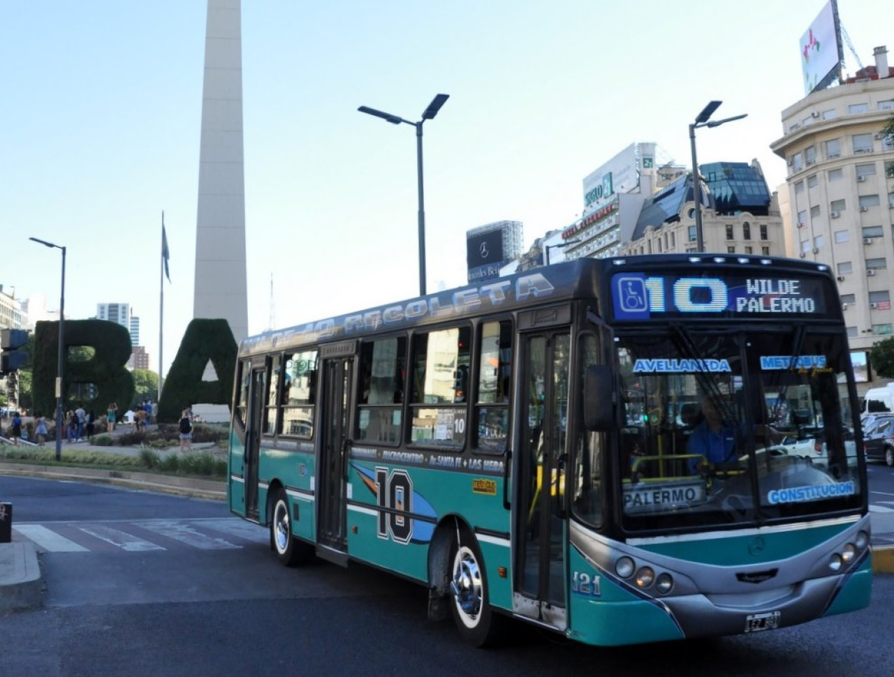 El colectivo de la línea 10 extenderá su recorrido. Foto: NA.