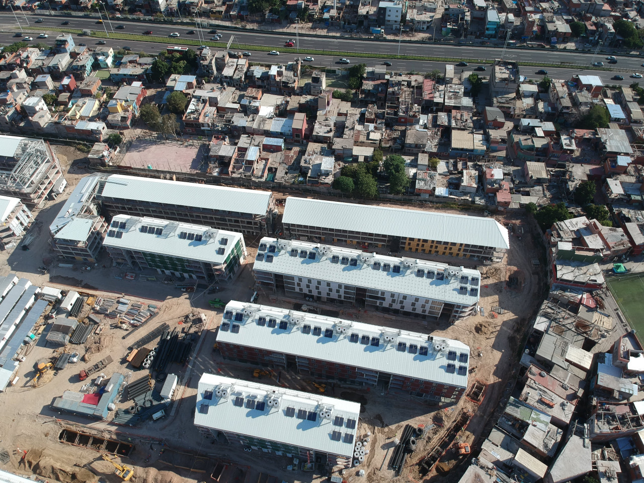 Complejo de energía fotovoltaica en el Barrio Mugica, ex Villa 31. Foto: Rodrigo Herrera Vegas (Sustentator)