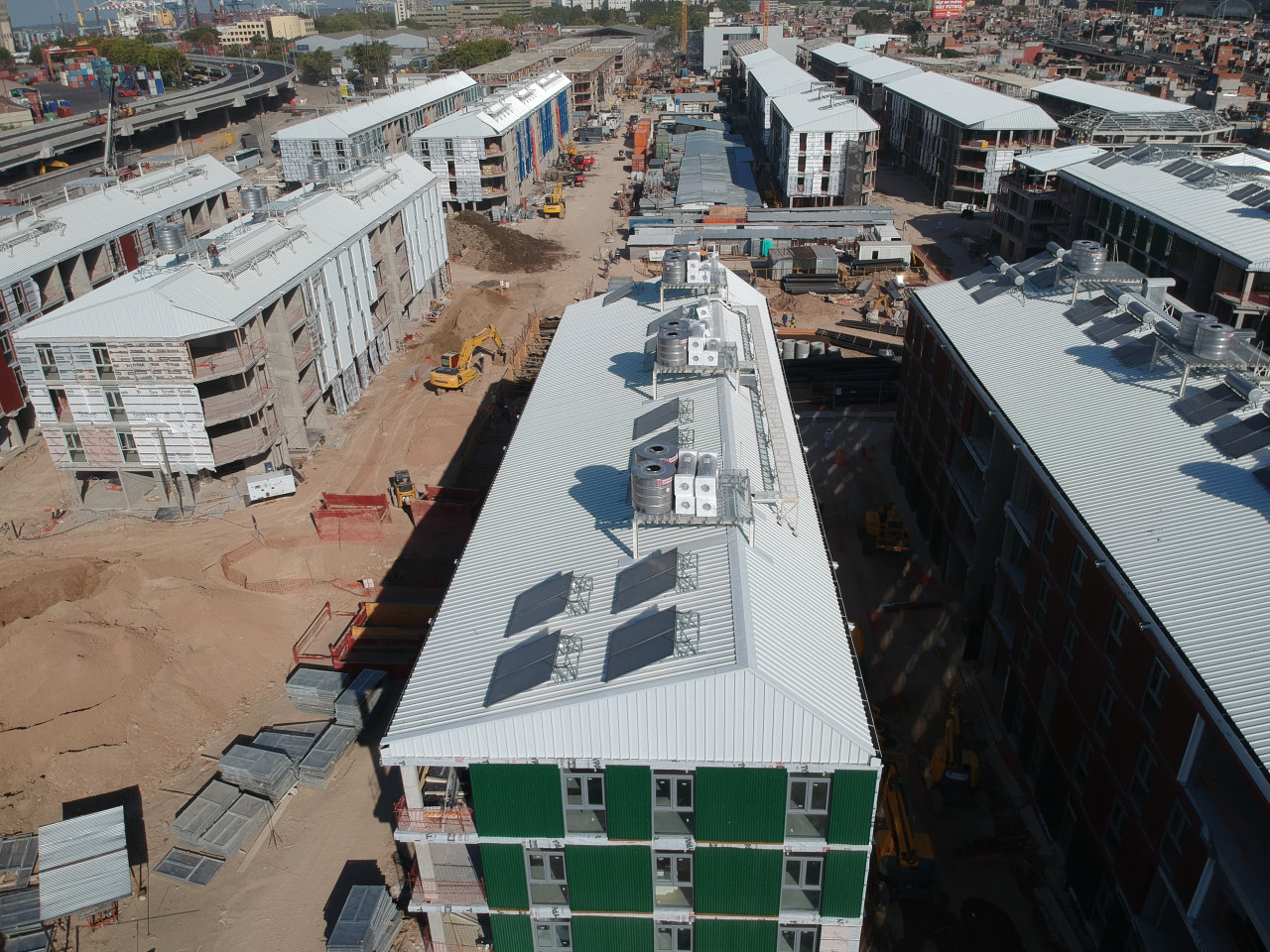 Complejo de energía fotovoltaica en el Barrio Mugica, ex Villa 31. Foto: Rodrigo Herrera Vegas (Sustentator)